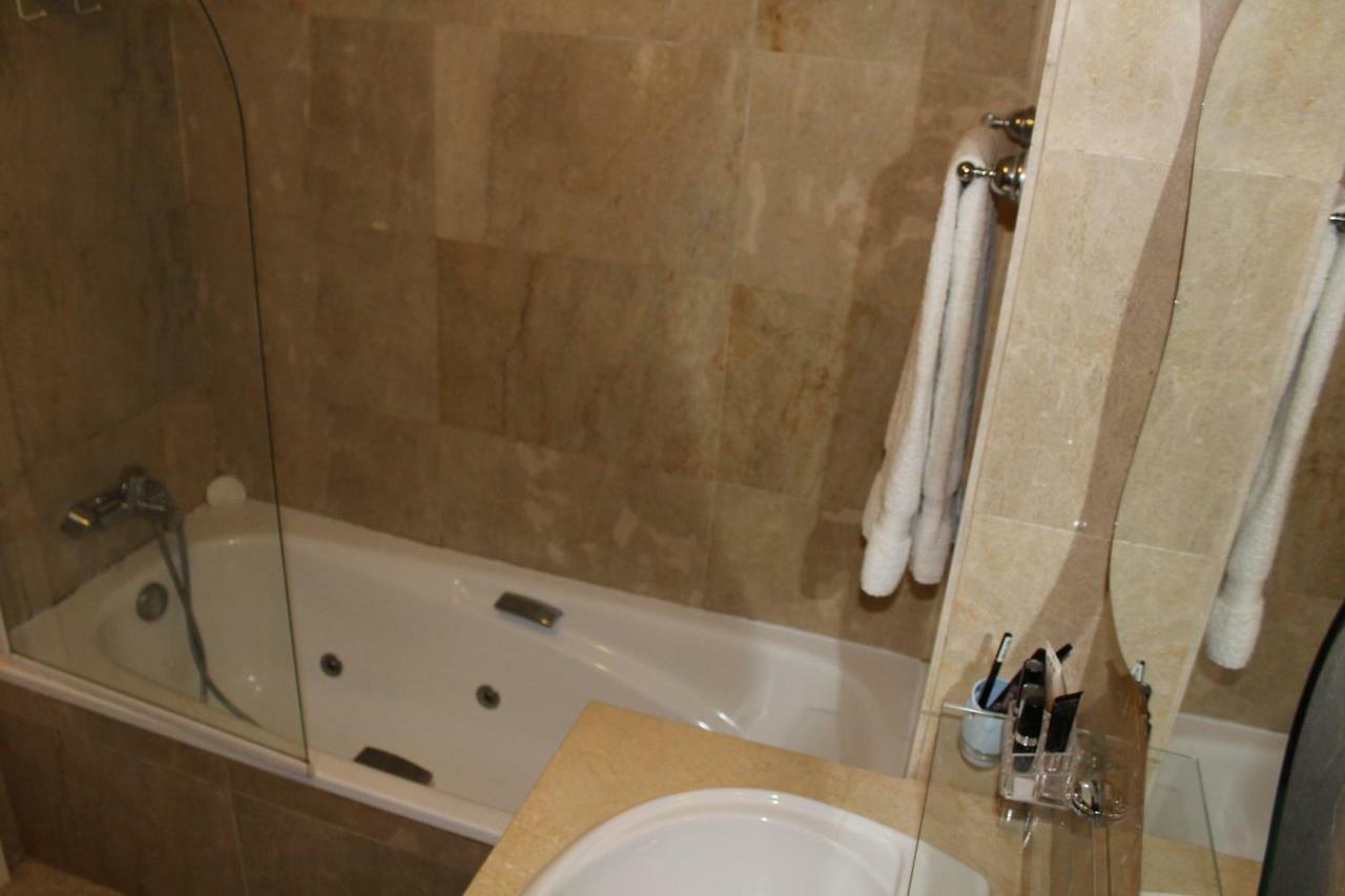 Duquesa Suites. Manilva サン・ルイス・デ・サビニリャス エクステリア 写真